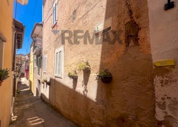 Edificio all\'aperto - Casa indipendente Eleonora d'Arborea
 
16, Tonara - foto 3