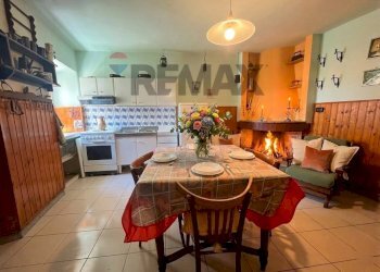 Sala da pranzo - Casa indipendente Eleonora d'Arborea
 
16, Tonara - foto 4