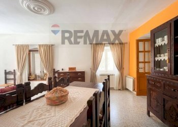 Sala da pranzo - Casa indipendente Eleonora d'Arborea
 
16, Tonara - foto 6