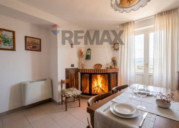 Sala da pranzo - Casa indipendente Eleonora d'Arborea
 
16, Tonara - foto 7