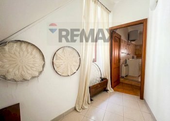 Hall / corridoio - Casa indipendente Eleonora d'Arborea
 
16, Tonara - foto 11