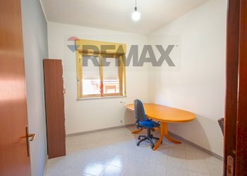 Ufficio - Quadrilocale VIA GRAMSCI
 
43, Fiumefreddo di Sicilia - foto 8