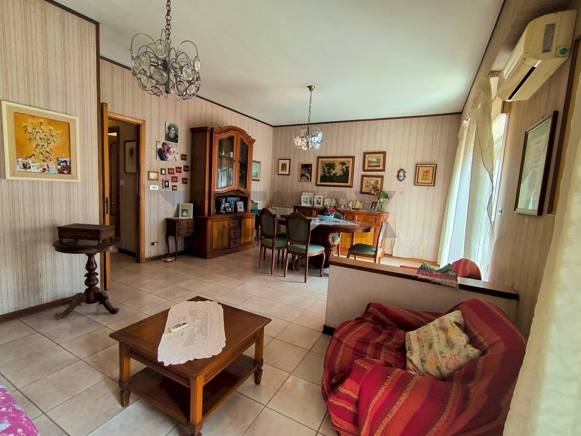 Sala da pranzo - Appartamento Via Ischia
 
20, Giardini-Naxos - foto 1