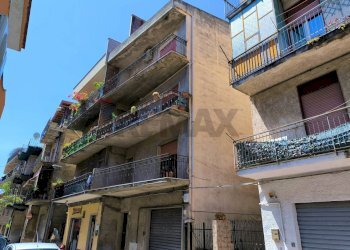Edificio all\'aperto - Appartamento Via Ischia
 
20, Giardini-Naxos - foto 3