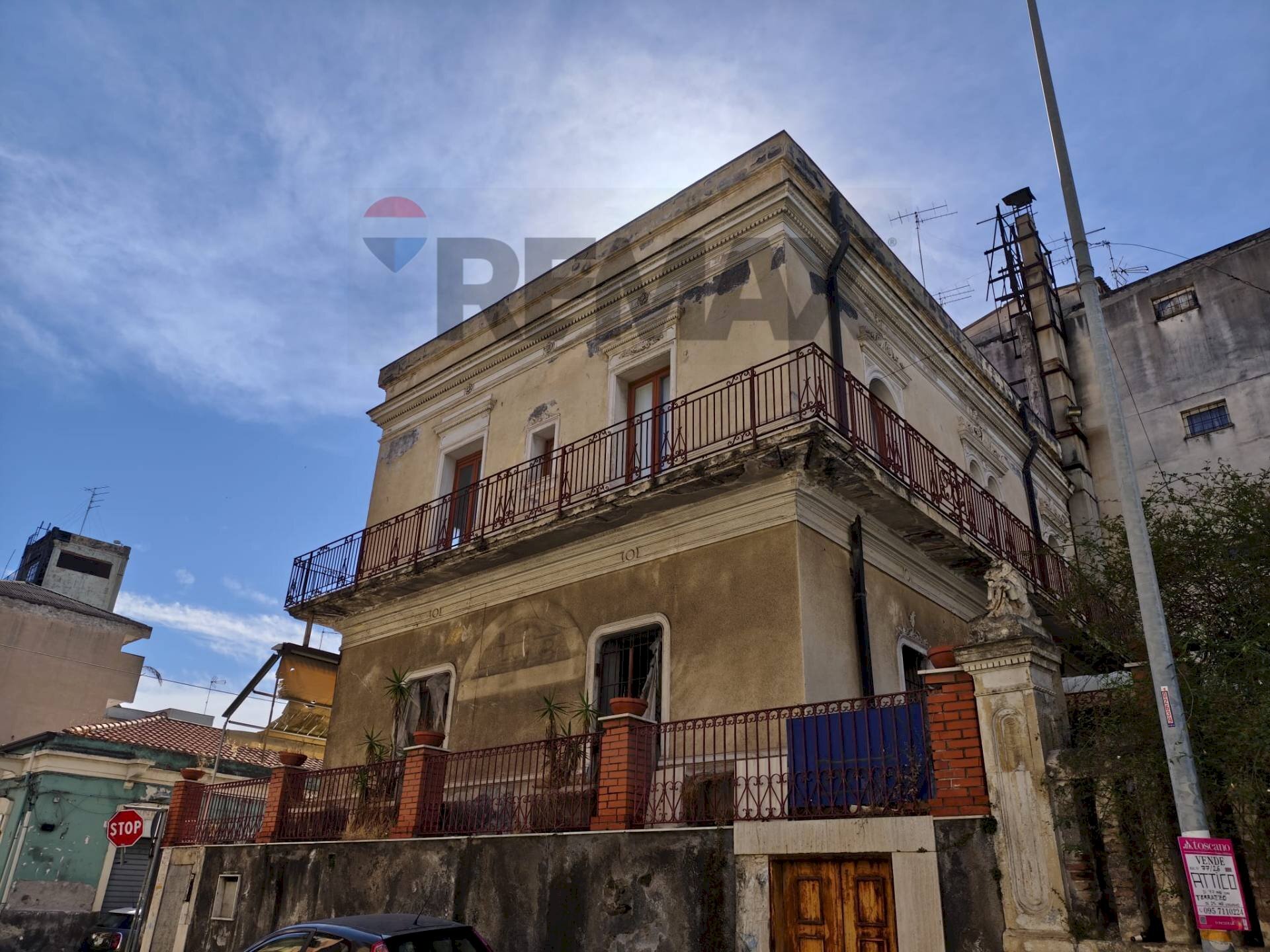 Edificio all\'aperto - Villa via regina bianca
 
115, Catania - photo 1