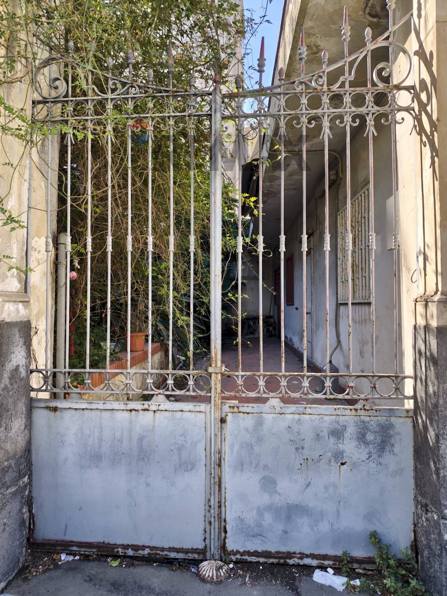 Edificio all\'aperto - Villa via regina bianca
115, Catania - photo 2