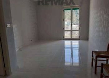 Stanza vuota - Appartamento PIAZZA D5
 
SNC, Sant'Agata di Militello - foto 2