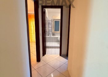 Hall / corridoio - Four-room apartment VIA TAORMINA
 
8, Gaggi - photo 15