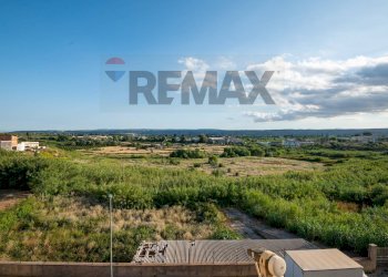 Vista delle montagne - Apartment Corso Vittorio Emanuele
 
514, Floridia - photo 18