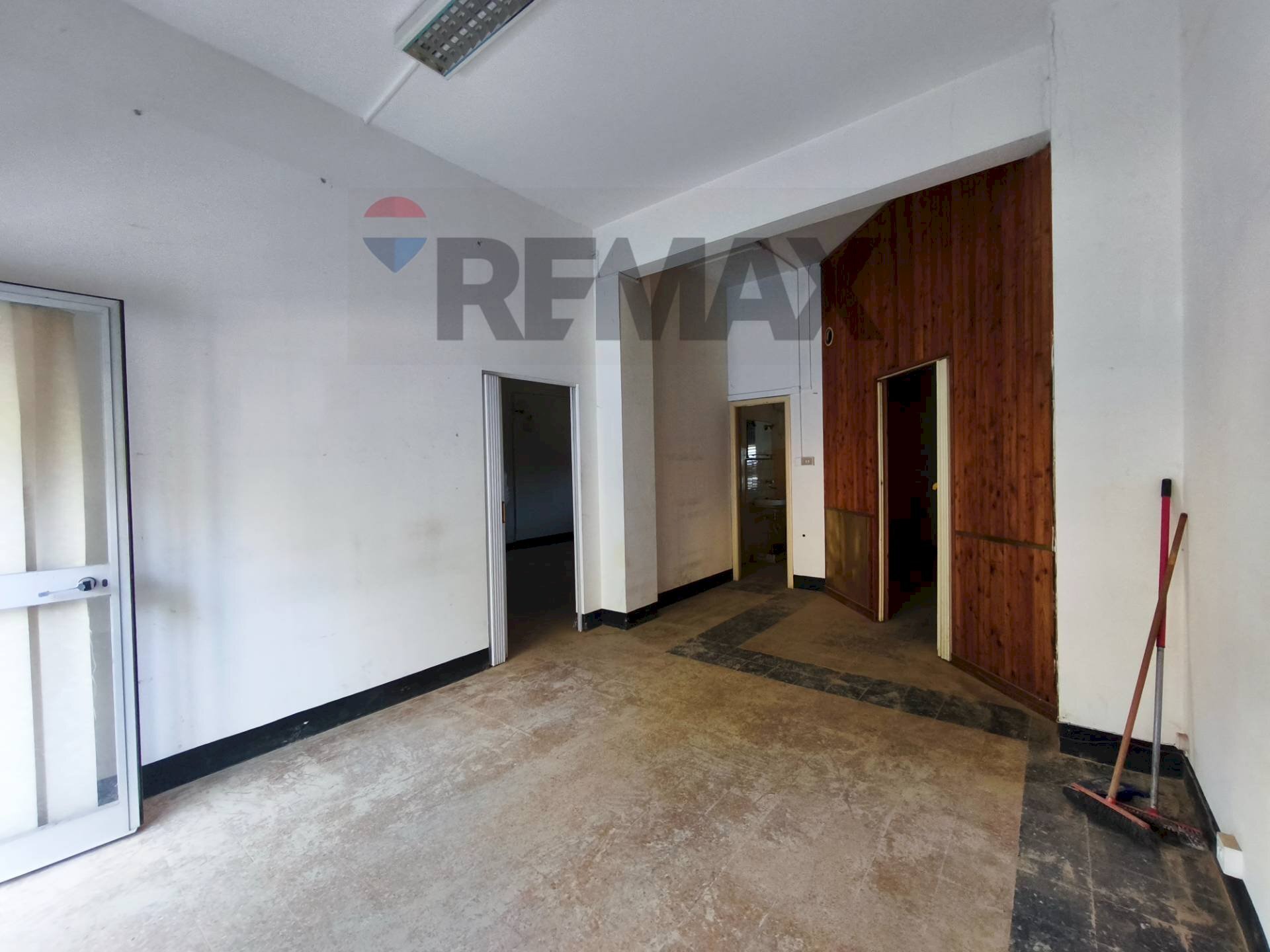 Stanza vuota - Negozio Corso Dante Alighieri
 
68, Cairo Montenotte - foto 1