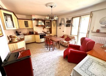 Sala da pranzo - Casa indipendente Via Michelino Pippo
 
42, Stella - foto 25