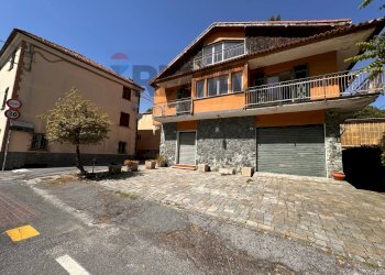 Edificio all\'aperto - Casa indipendente Via Michelino Pippo
 
42, Stella - foto 36