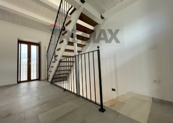 Scale - Casa semi indipendente Via degli Spagnoli
 
10C, L'Aquila - foto 6