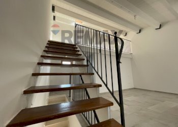 Scale - Casa semi indipendente Via degli Spagnoli
 
10C, L'Aquila - foto 11
