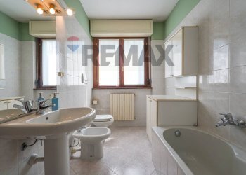 Bagno - Four-room apartment Via Trento
 
14, Dalmine - photo 15