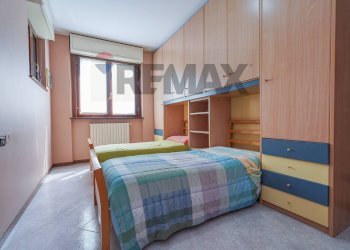 Camera / camera da letto - Four-room apartment Via Trento
 
14, Dalmine - photo 21