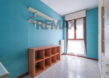 Camera / camera da letto - Four-room apartment Via Trento
 
14, Dalmine - photo 42