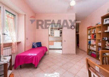Camera / camera da letto - Trilocale Via Sartena
18, Roma - foto 7