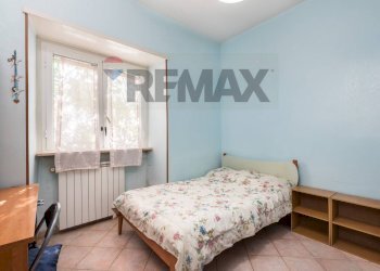 Camera / camera da letto - Trilocale Via Sartena
18, Roma - foto 13