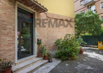 Casa all\'aperto - Trilocale Via Sartena
18, Roma - foto 25