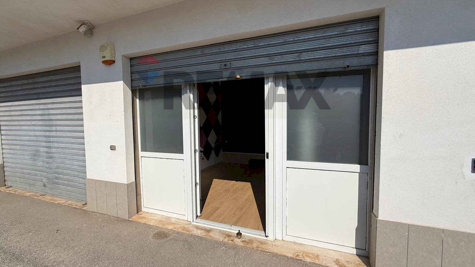 Edificio all\'aperto - Box Via Monsignor D'addario
 
12, Vieste - photo 1
