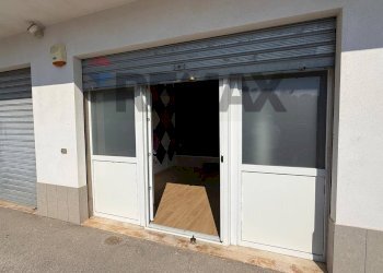 Edificio all\'aperto - Box Via Monsignor D'addario
12, Vieste - photo 1