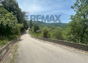 Vista delle montagne - Terreno agricolo VIA Iodice
snc, San Leucio del Sannio - foto 3