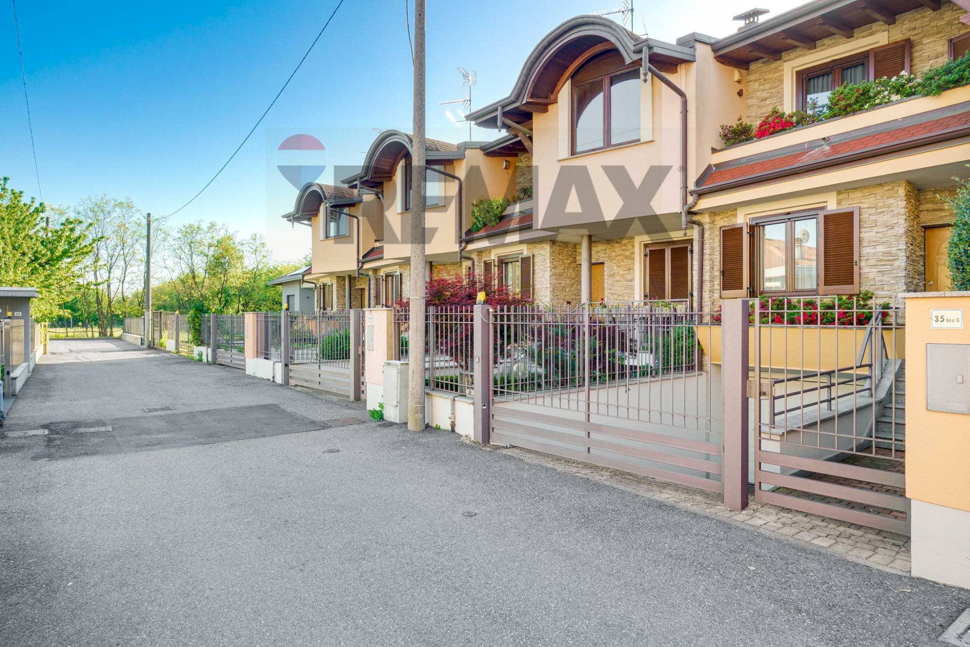 Edificio all\'aperto - Villa a Schiera USIGNOLO
 
35/2, Busto Arsizio - foto 1