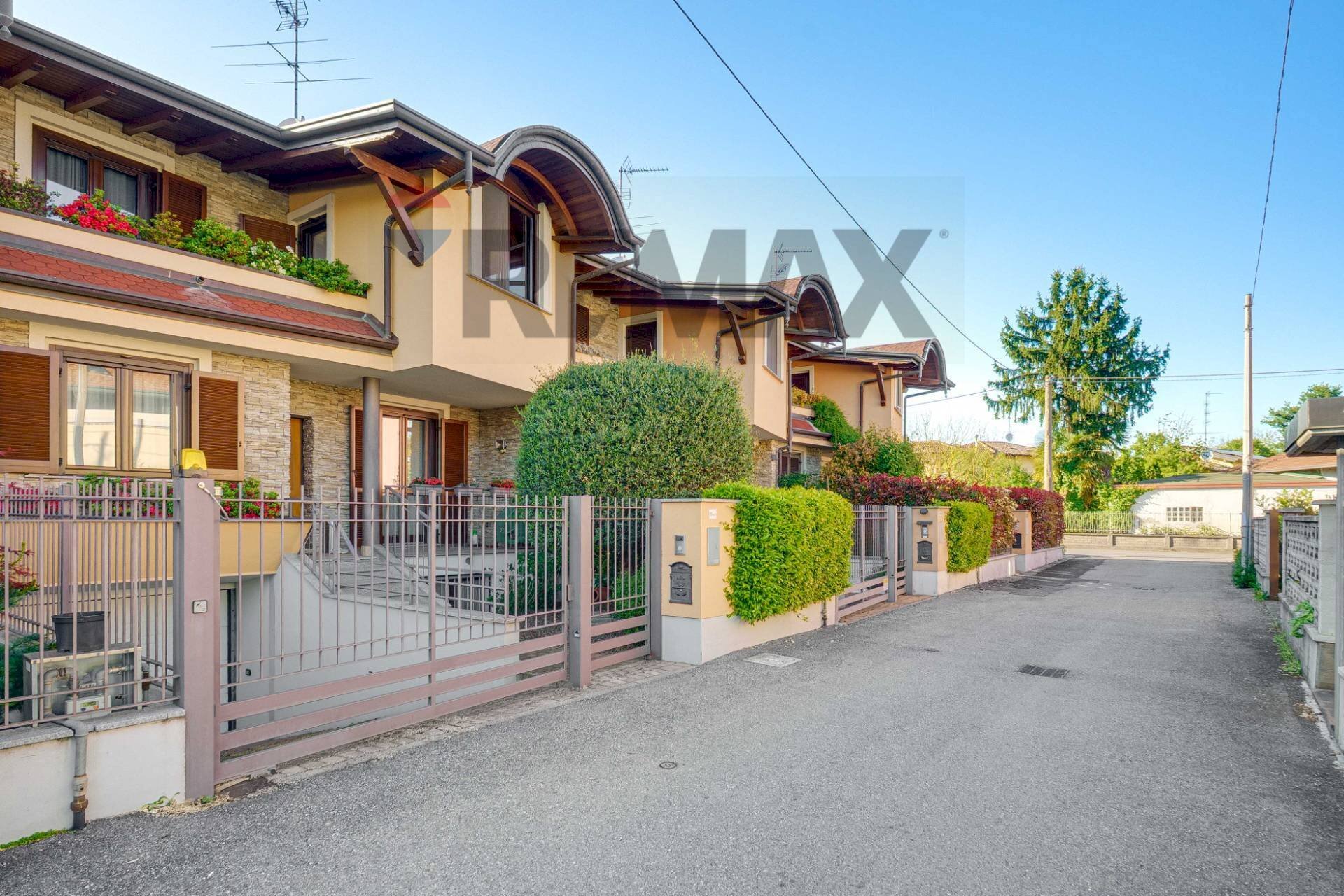 Casa all\'aperto - Villa a Schiera USIGNOLO
35/2, Busto Arsizio - foto 2