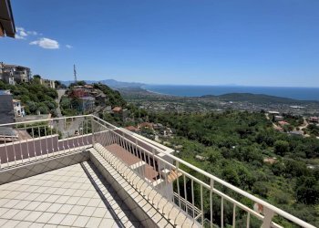 Balcone - Three-room apartment VIA CAPO LA PORTA
 
12, Formia - photo 1