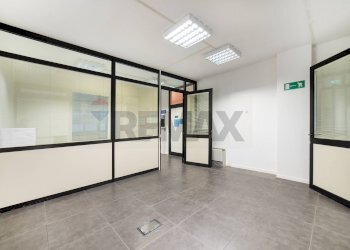 ufficcio - Office Via Tintoretto
10, Cologno Monzese - photo 7