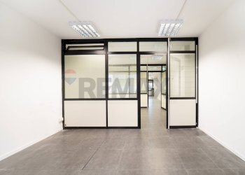 ufficcio - Office Via Tintoretto
10, Cologno Monzese - photo 23
