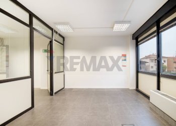 ufficcio - Office Via Tintoretto
10, Cologno Monzese - photo 24