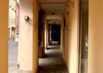 Hall / corridoio - Commercial Premises Via San Carlo
16, Reggio nell'Emilia - photo 9