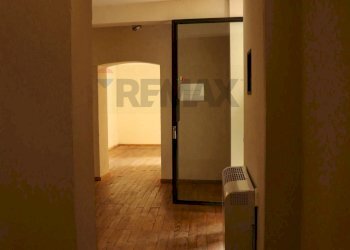 Hall / corridoio - Commercial Premises Via San Carlo
16, Reggio nell'Emilia - photo 10