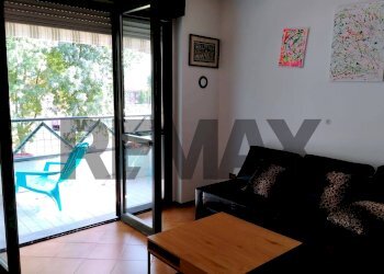 Soggiorno - Three-room apartment via salvador allende
 
8, Vergiate - photo 8