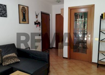 Soggiorno - Three-room apartment via salvador allende
 
8, Vergiate - photo 9