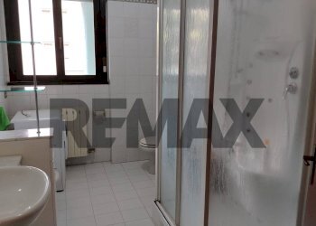 Bagno - Three-room apartment via salvador allende
 
8, Vergiate - photo 28