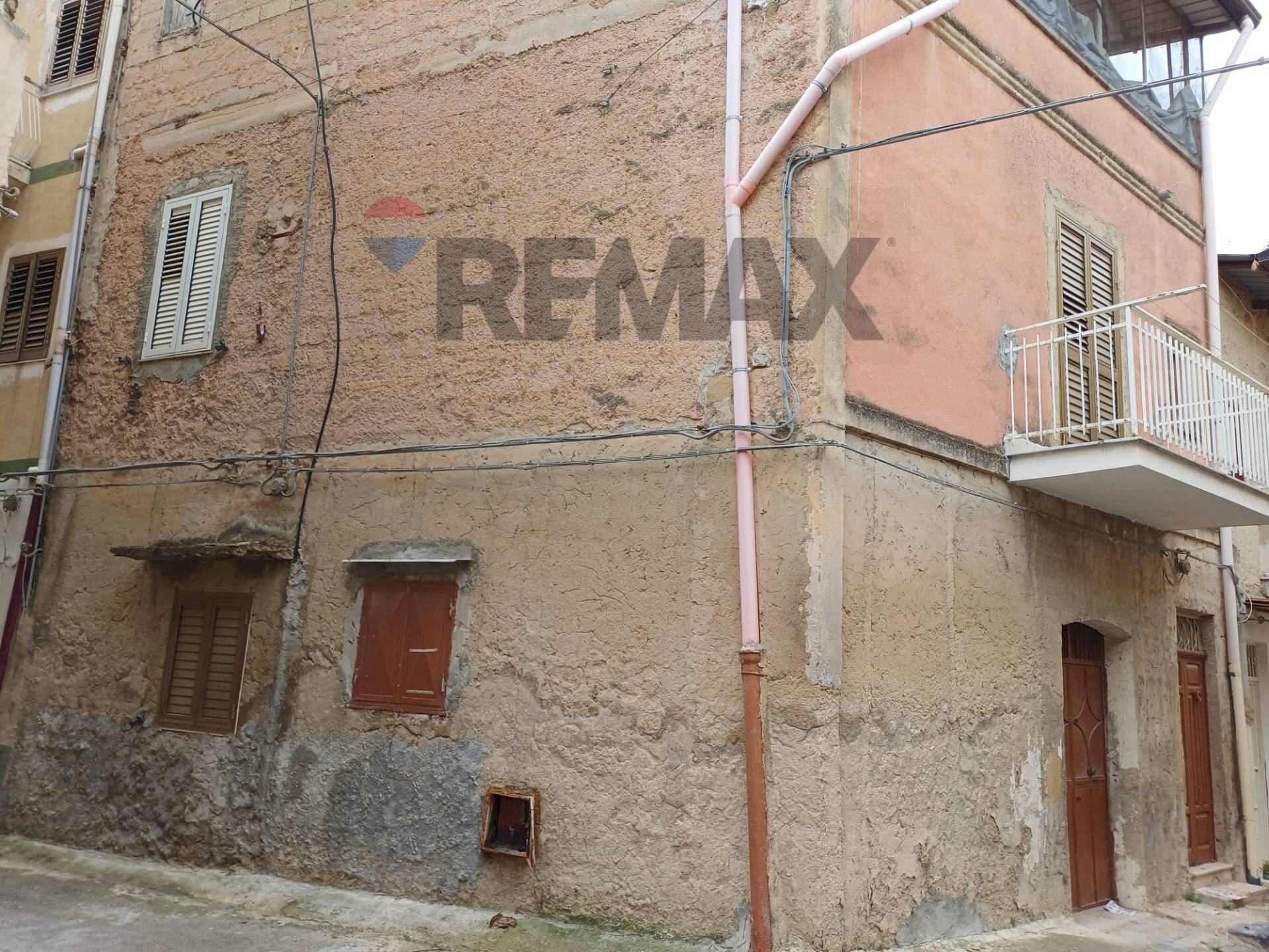 Edificio all\'aperto - Independent house Quintino Sella
12, Favara - photo 3