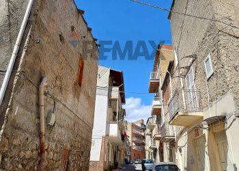 Edificio all\'aperto - Casa indipendente Quintino Sella
 
12, Favara - foto 5