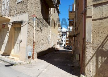 Edificio all\'aperto - Casa indipendente Quintino Sella
 
12, Favara - foto 6