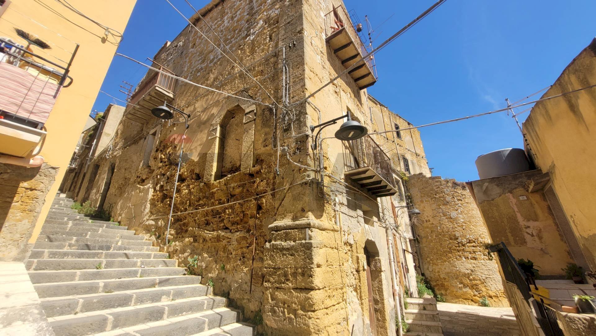 Edificio all\'aperto - Trilocale Via Raccomandata
 
35, Agrigento - foto 1