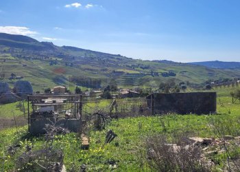 Vista delle montagne - Terreno agricolo Contrada San Benedetto
snc, Favara - foto 3