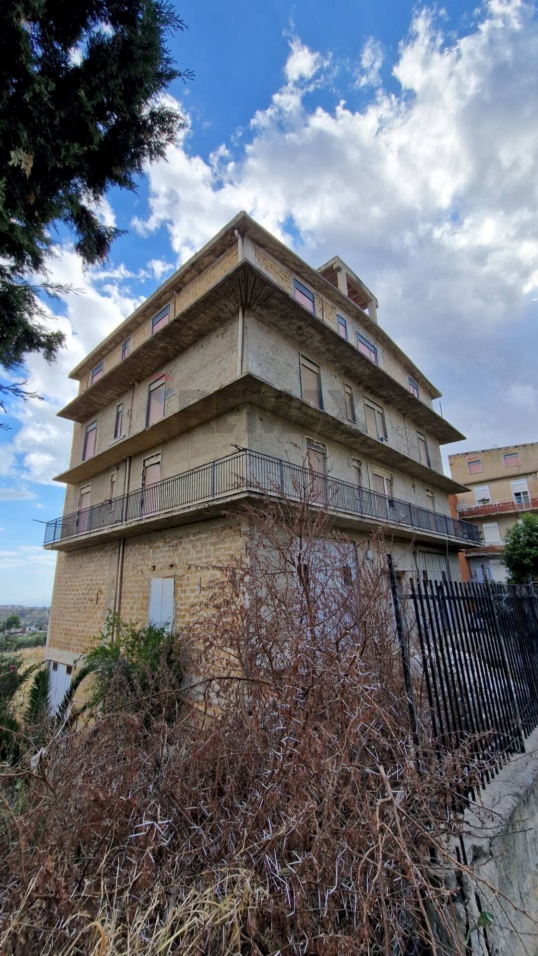Edificio all\'aperto - Casa indipendente Via Alessandro Domus
 
12, Favara - foto 1