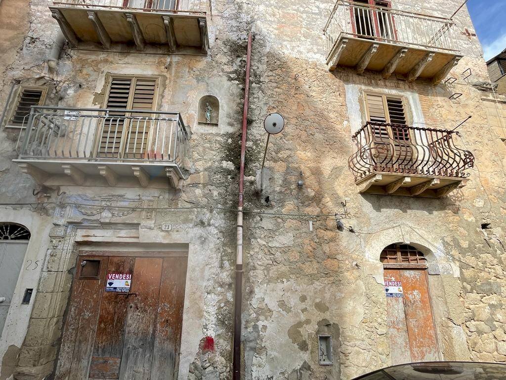 Edificio all\'aperto - Magazzino Via Palermo
 
23, Favara - foto 1