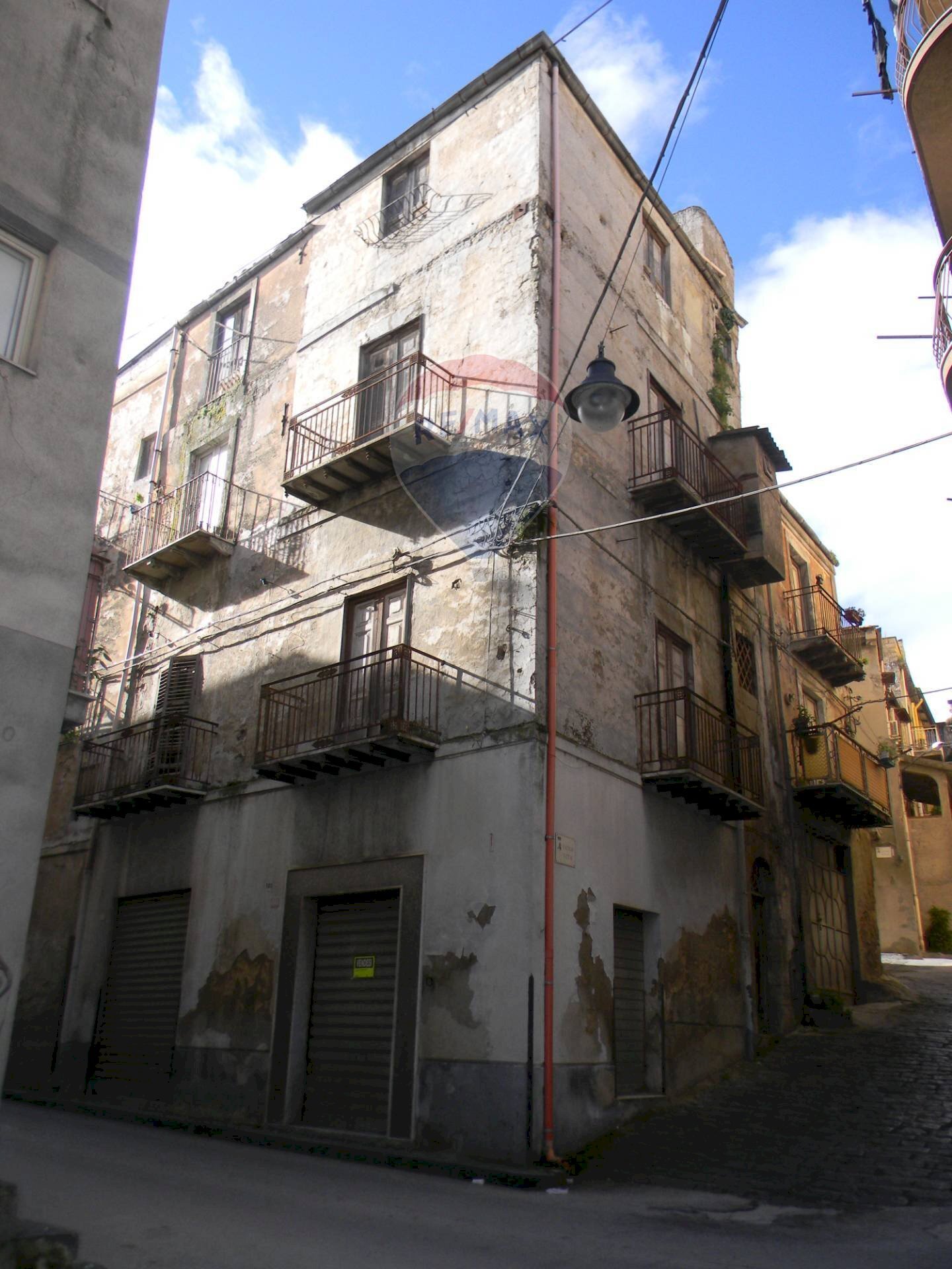 Edificio all\'aperto - Casa indipendente Vicolo Vita
 
8, Favara - foto 1