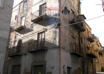 Edificio all\'aperto - Casa indipendente Vicolo Vita
 
8, Favara - foto 1