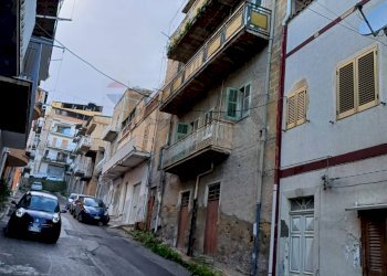 Edificio all\'aperto - Casa indipendente Favara - foto 8