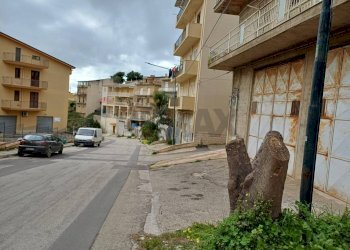 via principale - Attività Commerciale via Pier Santi Mattarella
30, Favara - foto 10