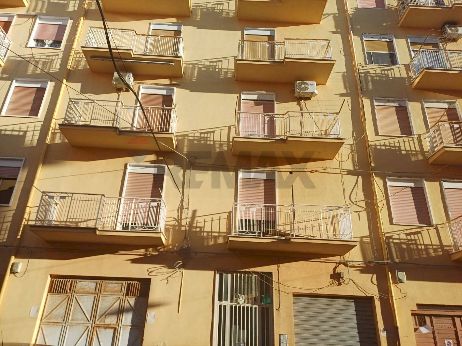 palazzina - Four-room apartment via Adige
27, Favara - photo 2